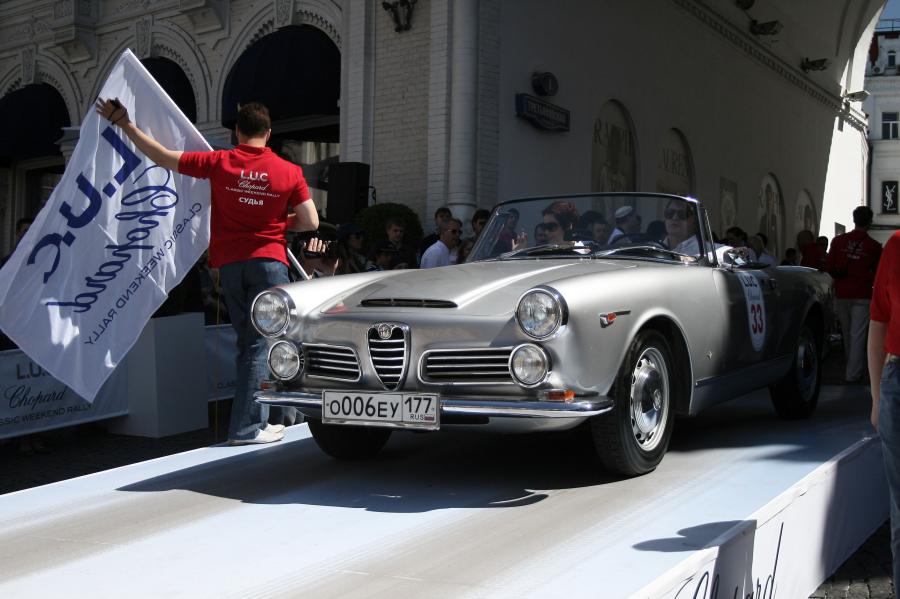  Alfa Romeo 2600 Spider (106) 1962 года  (фото 4 из 39)